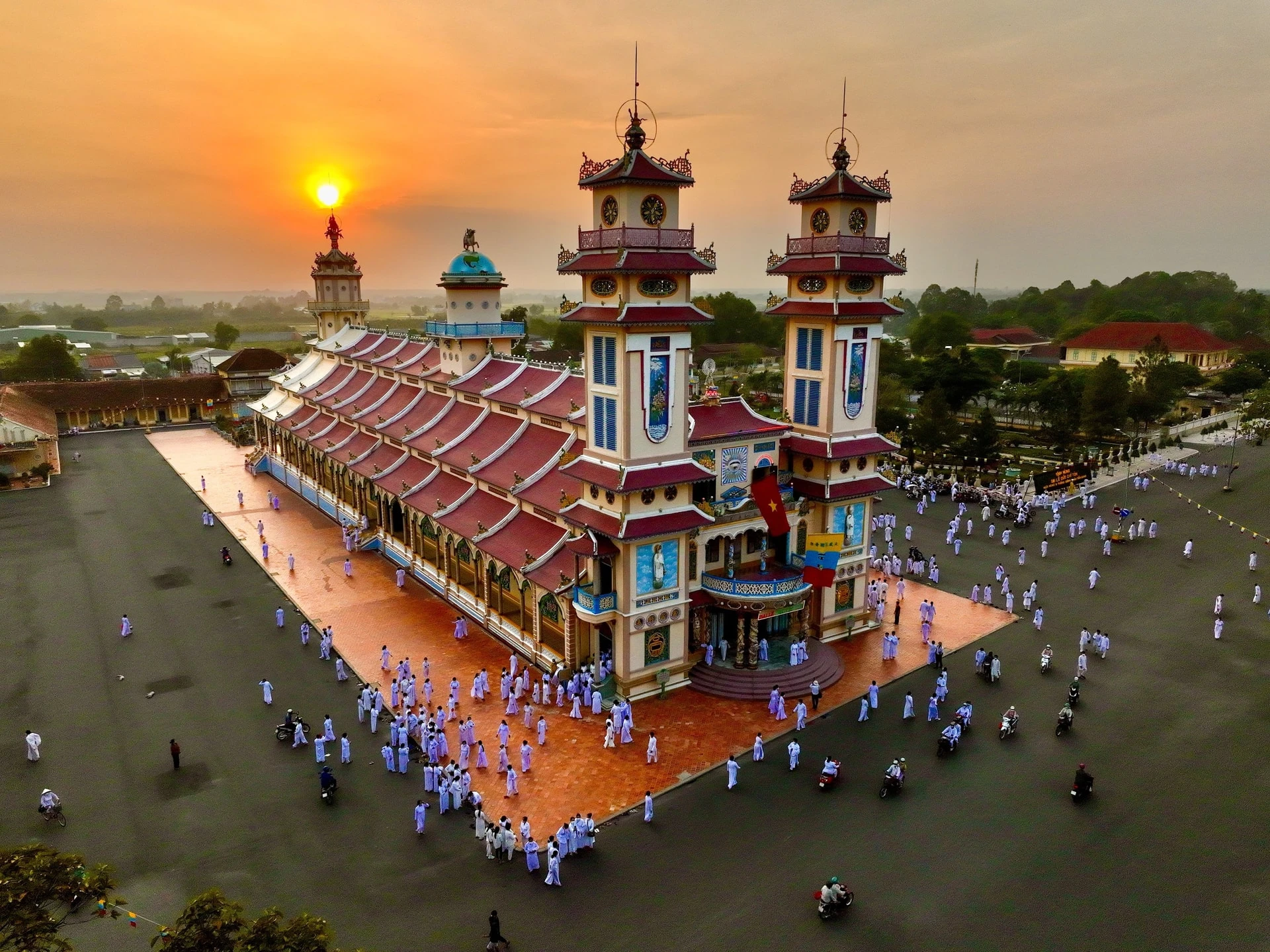 Cao Dai Temple: Vietnam's most Beautiful Spiritual Treasure