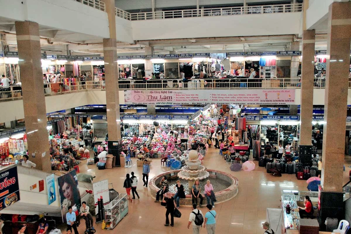 Dong Xuan Market - A guide for shopping & local experience