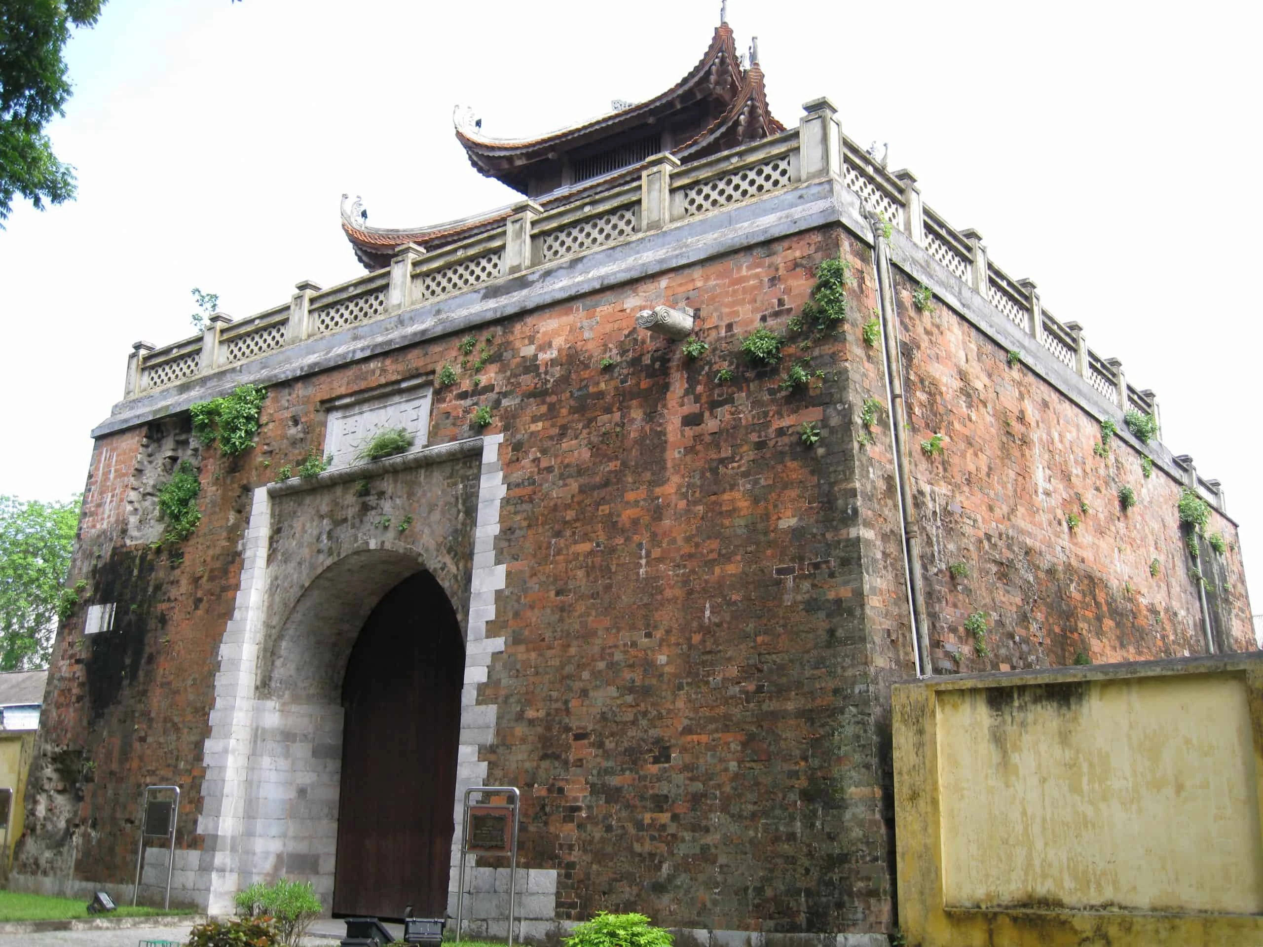 hanoi historical sites the 10 best landmarks to visit aIRf