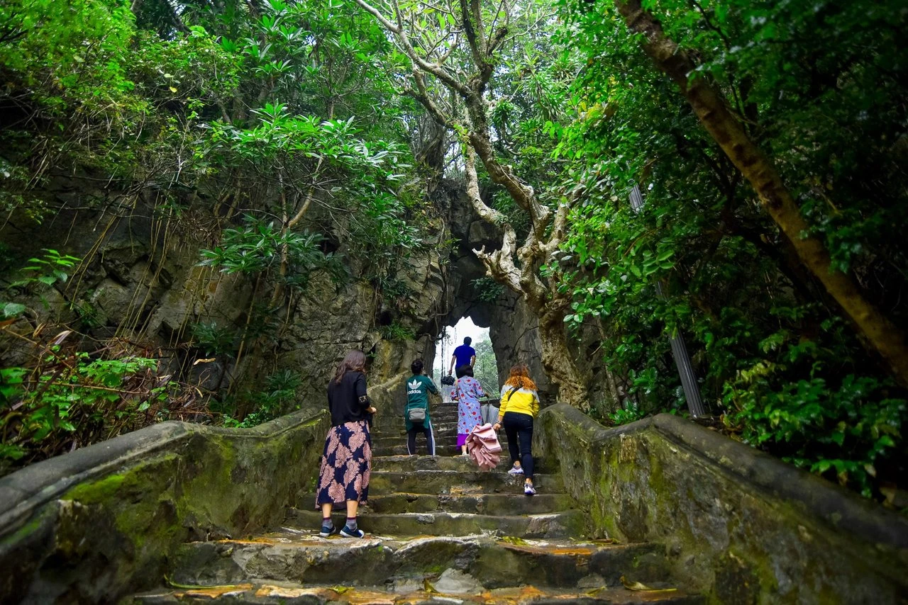 Places to Visit in Central Vietnam: The 10 Best Must-See Destinations 2025 13 places to visit in central vietnam the 10 best must see destinations 2025 09Jd