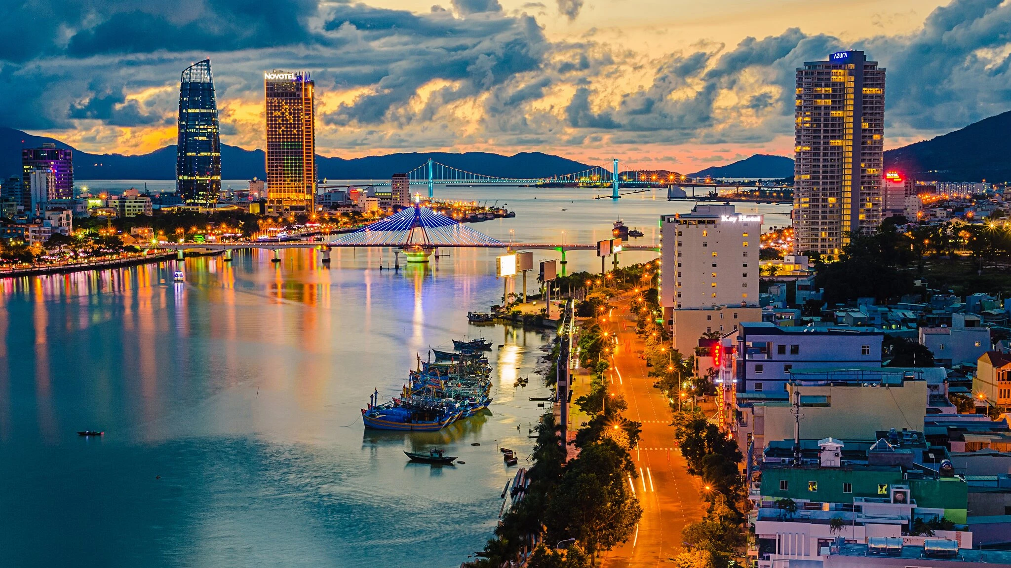 The Ultimate Guide for Top Destinations to Go in Da Nang City - Venustravel
