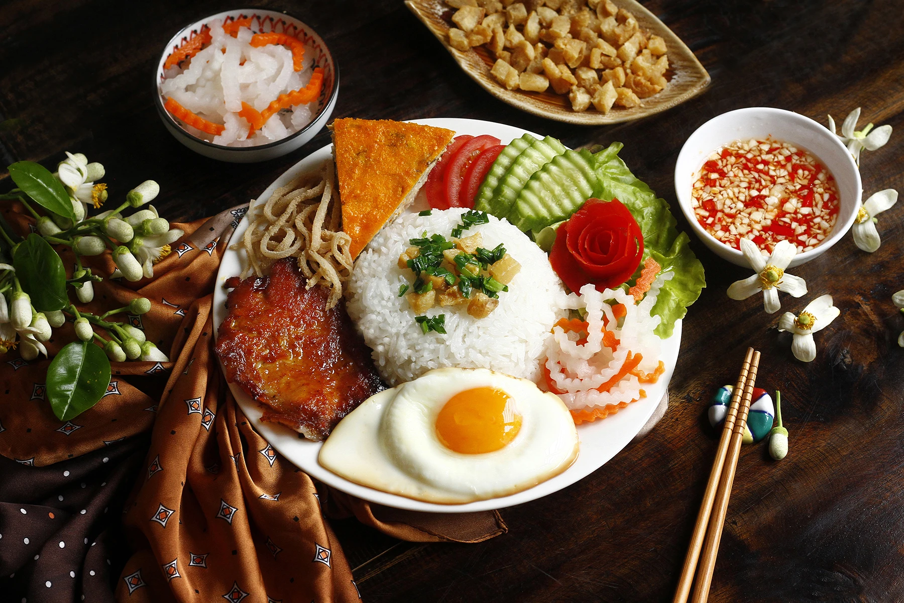 Cách làm cơm tấm sườn bì chả Sài Gòn