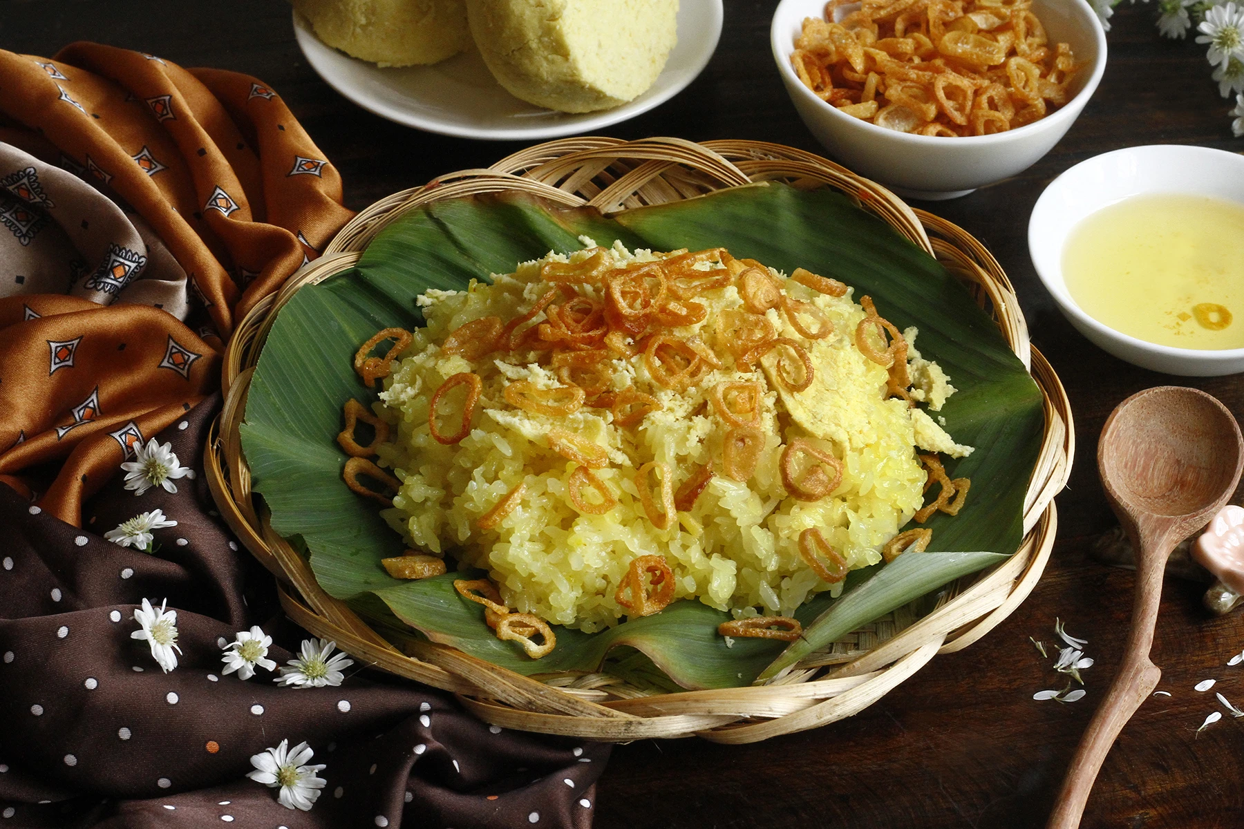 The Ultimate Guide: 20 Best Vietnamese Dishes You Must Try 20 Xôi xéo Hà Nội