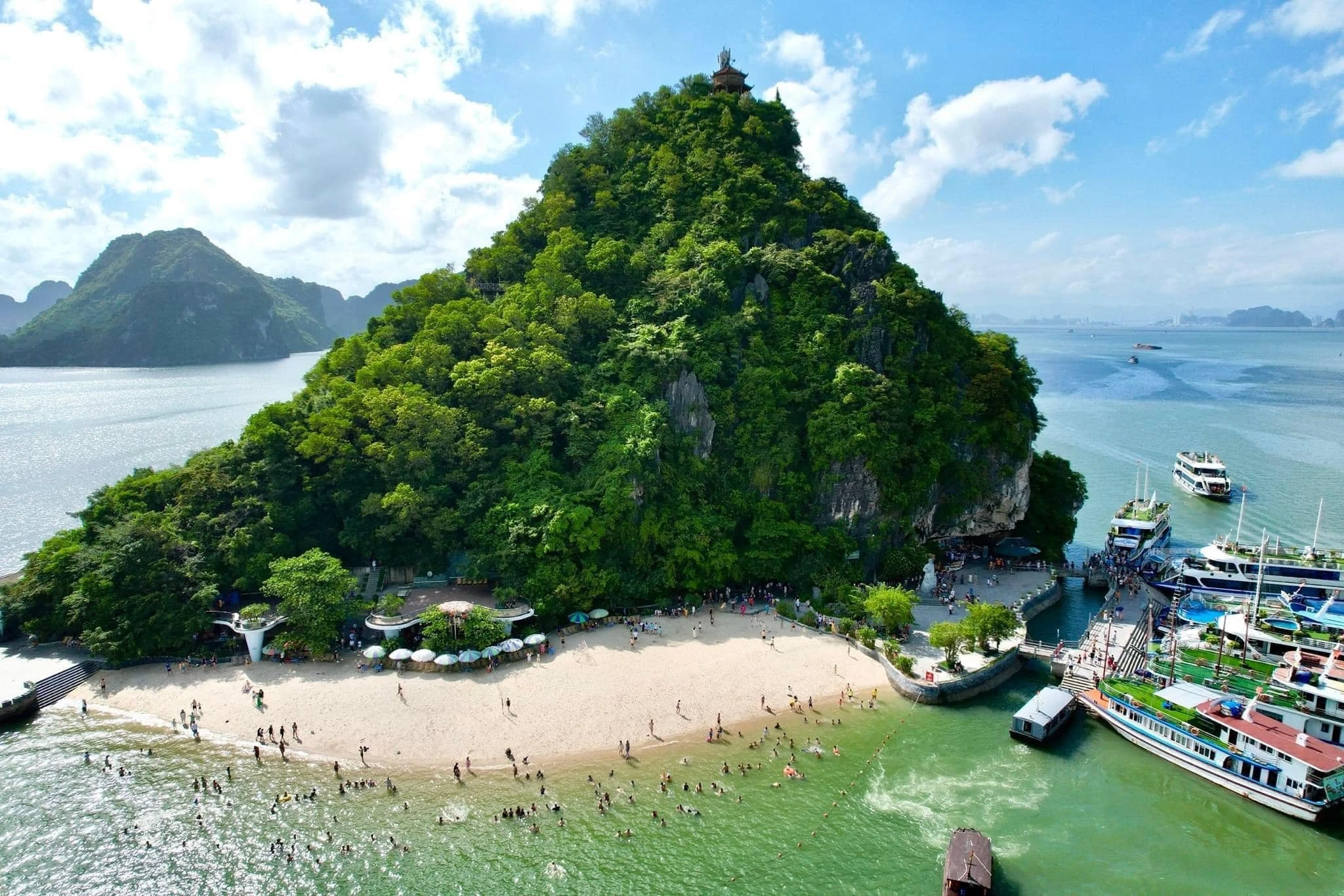 The Best Beaches in Vietnam: An Ultimate Guide for 2025 3 Vietnam North Beaches to Add to Your Travel Itinerary
