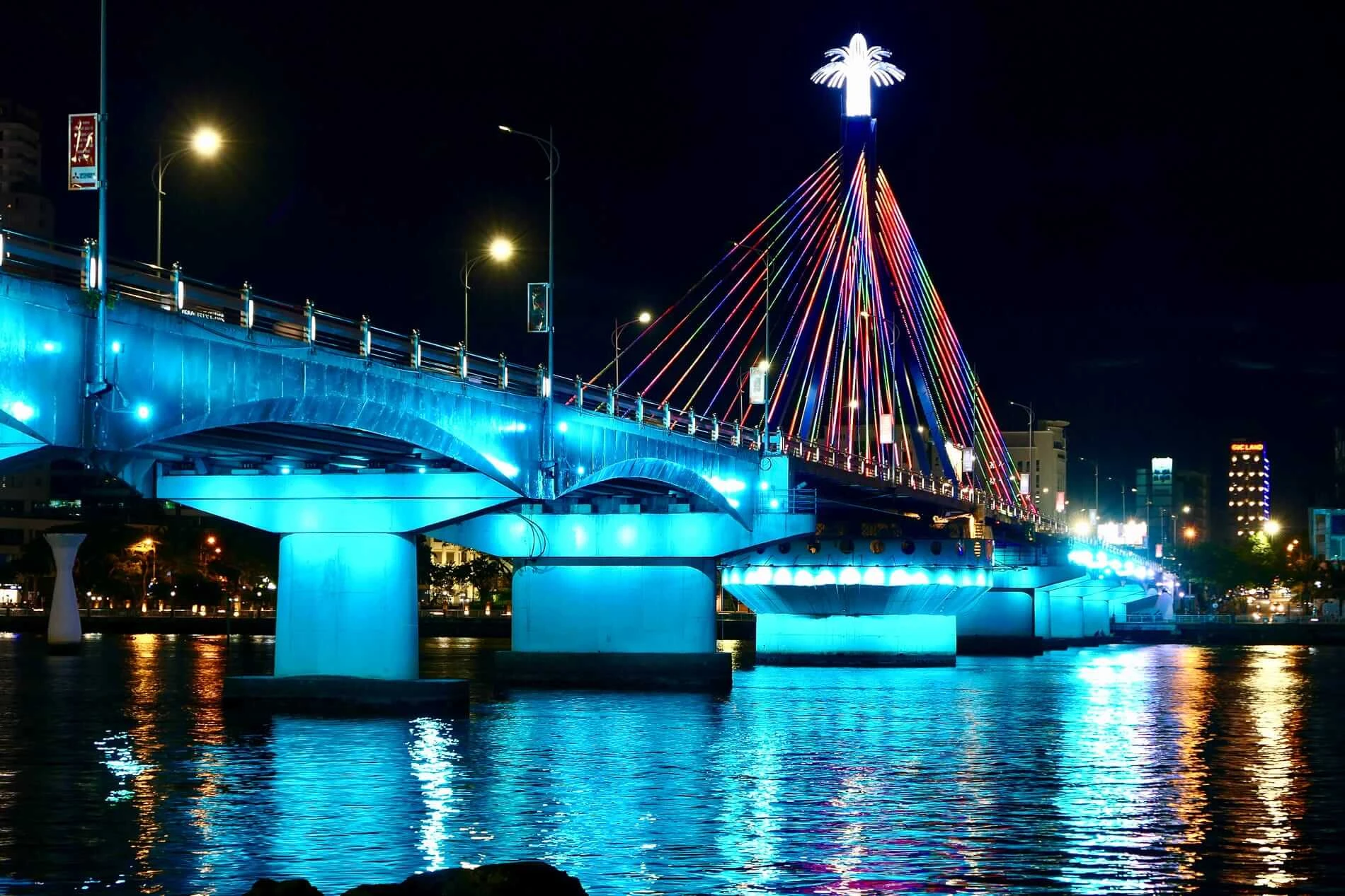 Han River Bridge - Pride of the People of Da Nang - Vietnam Car Rentals  With Driver