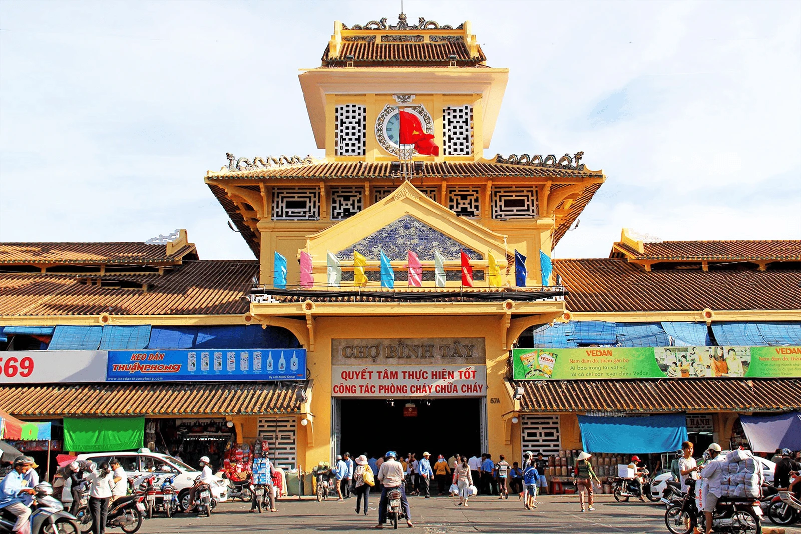 Binh Tay Market: Secrets to Shopping Like a Local