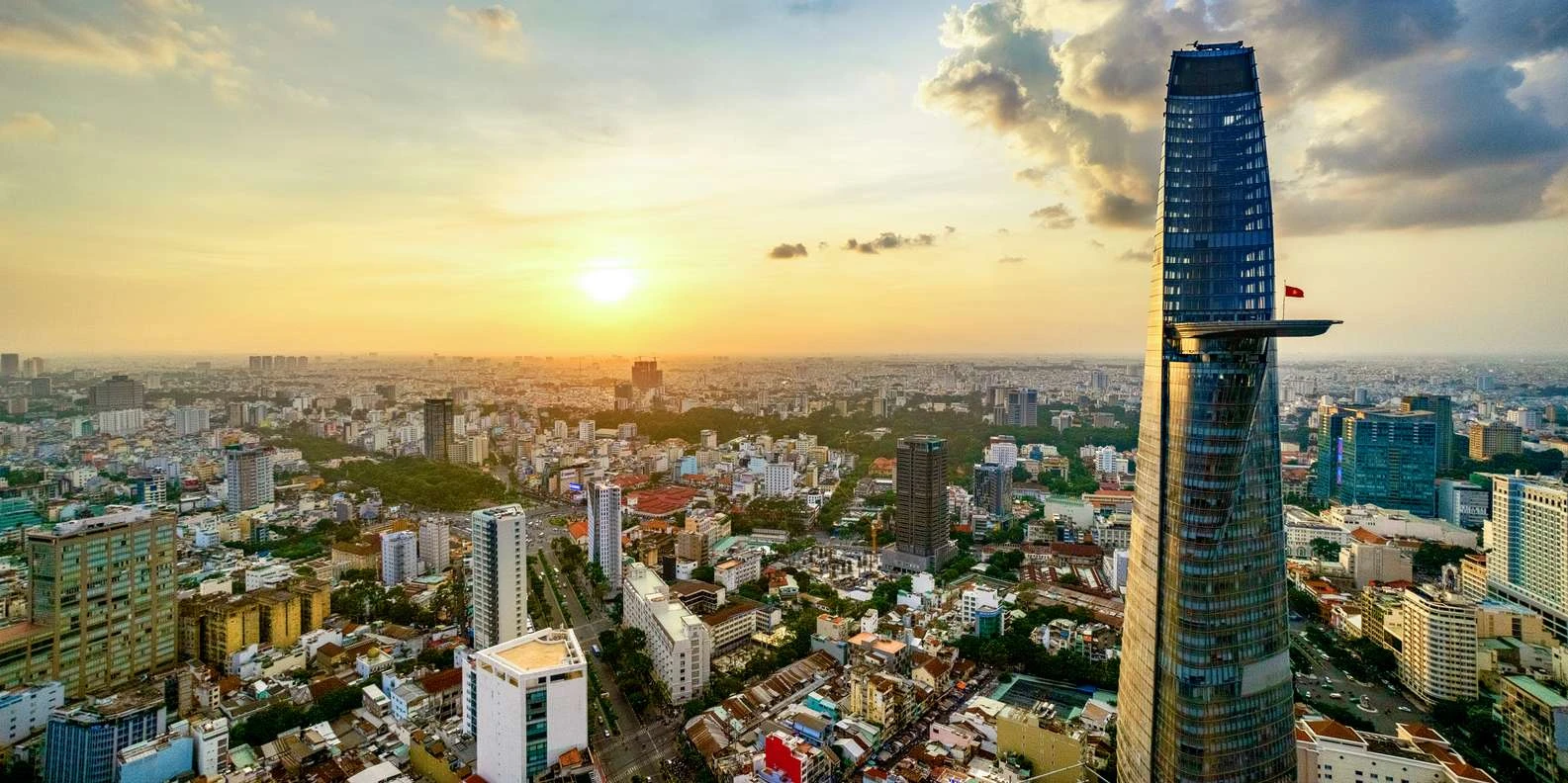 Bitexco Financial Tower: Saigon Sky Deck - Fast Track Ticket | GetYourGuide