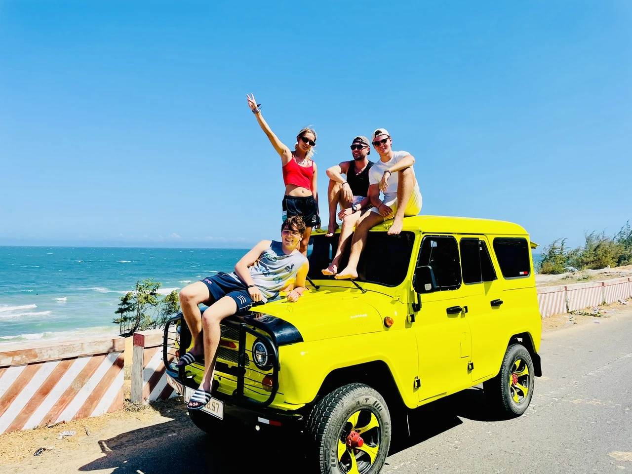 Sunrise Jeep Tour Mui Ne & Sunset Jeep Tour - Mũi Né Jeep Tour