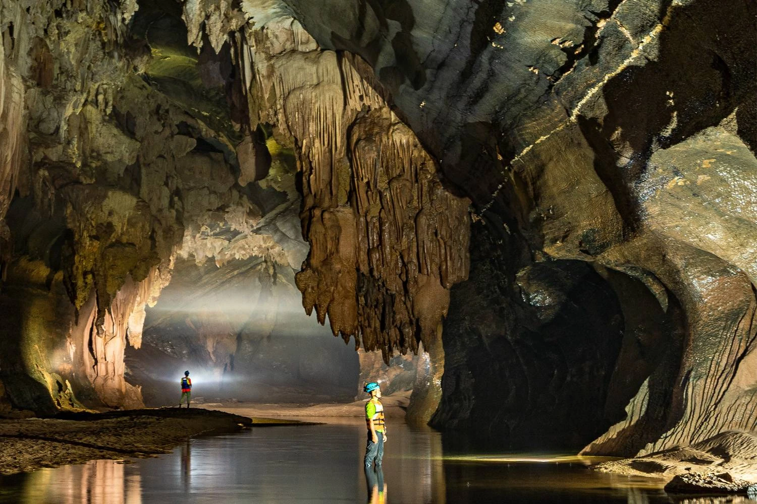 why you should visit vietnam at least once in your life z6G1