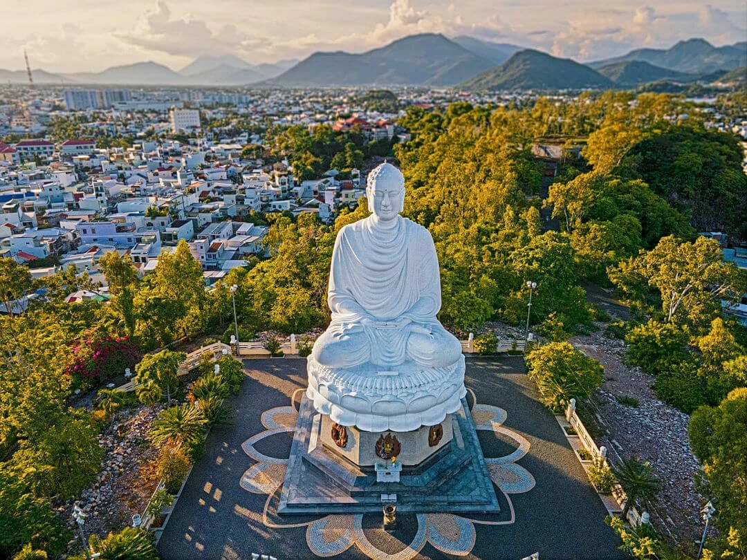 Long Son Pagoda Nha Trang: Journey to the world of Buddhism