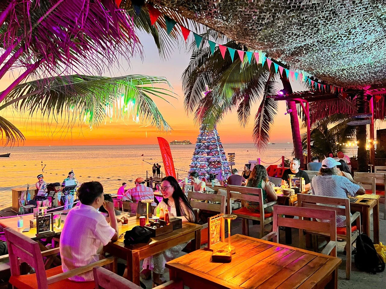 Sunset vibe - Picture of Sunset Beach Bar & Restaurant, Phu Quoc Island - Tripadvisor