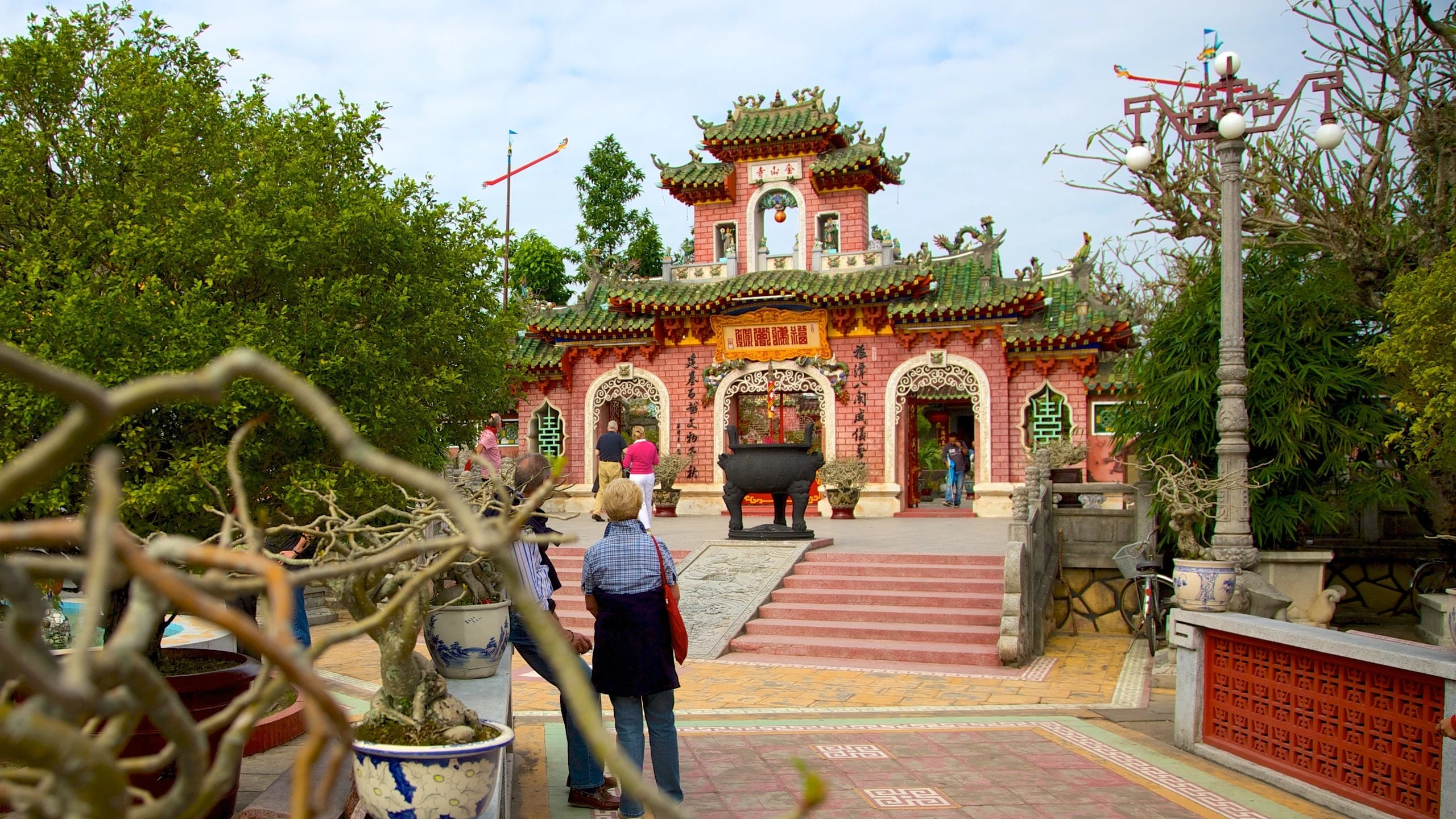 Tet in Hoi An: Wigo Tourist's 2025 Festive Guide 7 Quan Cong Temple in Hoi An Ancient Town | Expedia.co.th