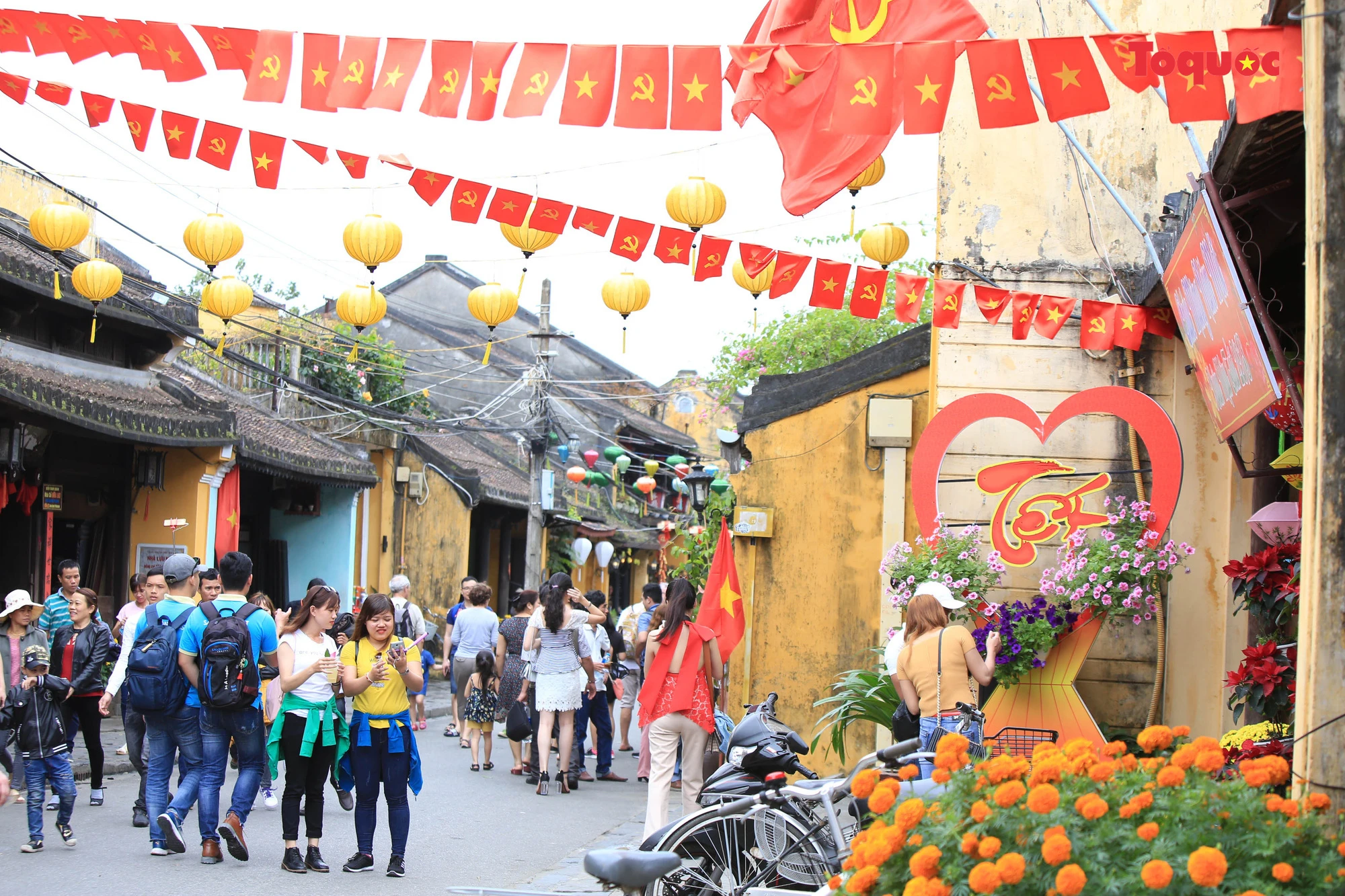 Tet in Hoi An: Wigo Tourist's 2025 Festive Guide 3 Tổ chức nhiều hoạt động văn hóa, giải trí hấp dẫn ở Hội An dịp Tết Nguyên đán