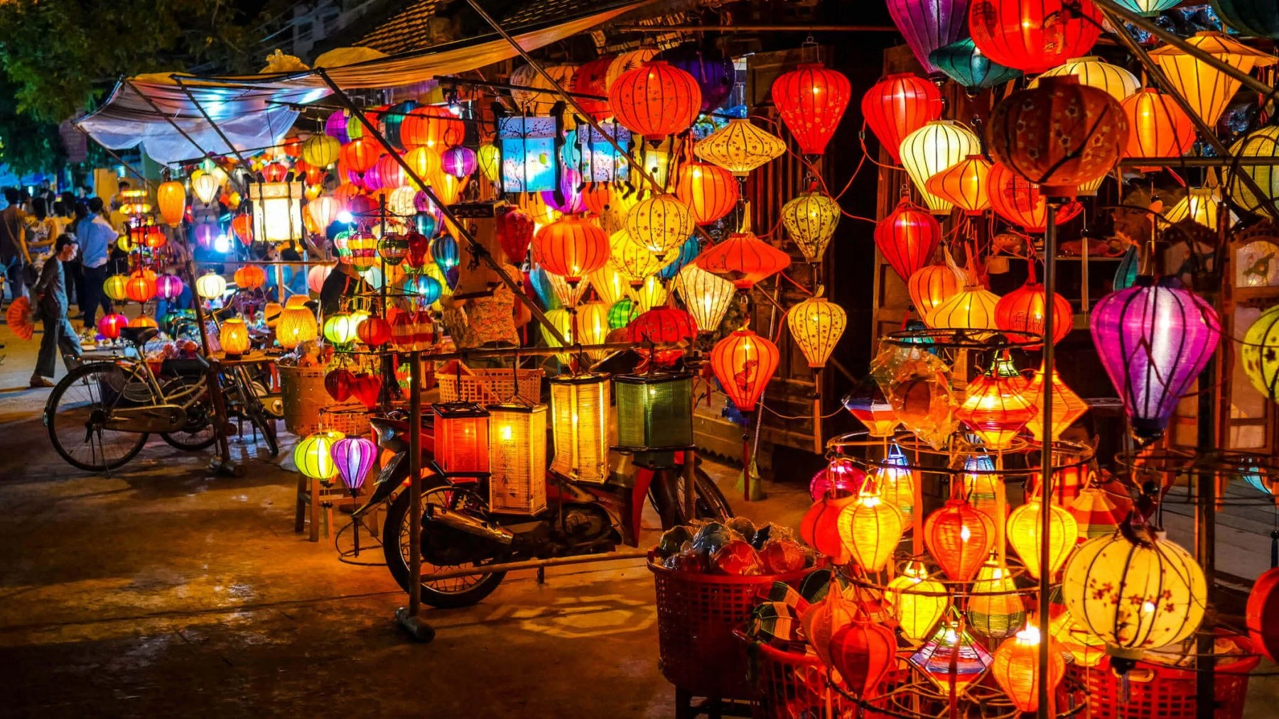 Tet in Hoi An: Wigo Tourist's 2025 Festive Guide 10 Hoi An night market: The NEWEST tips for your tour in 2025