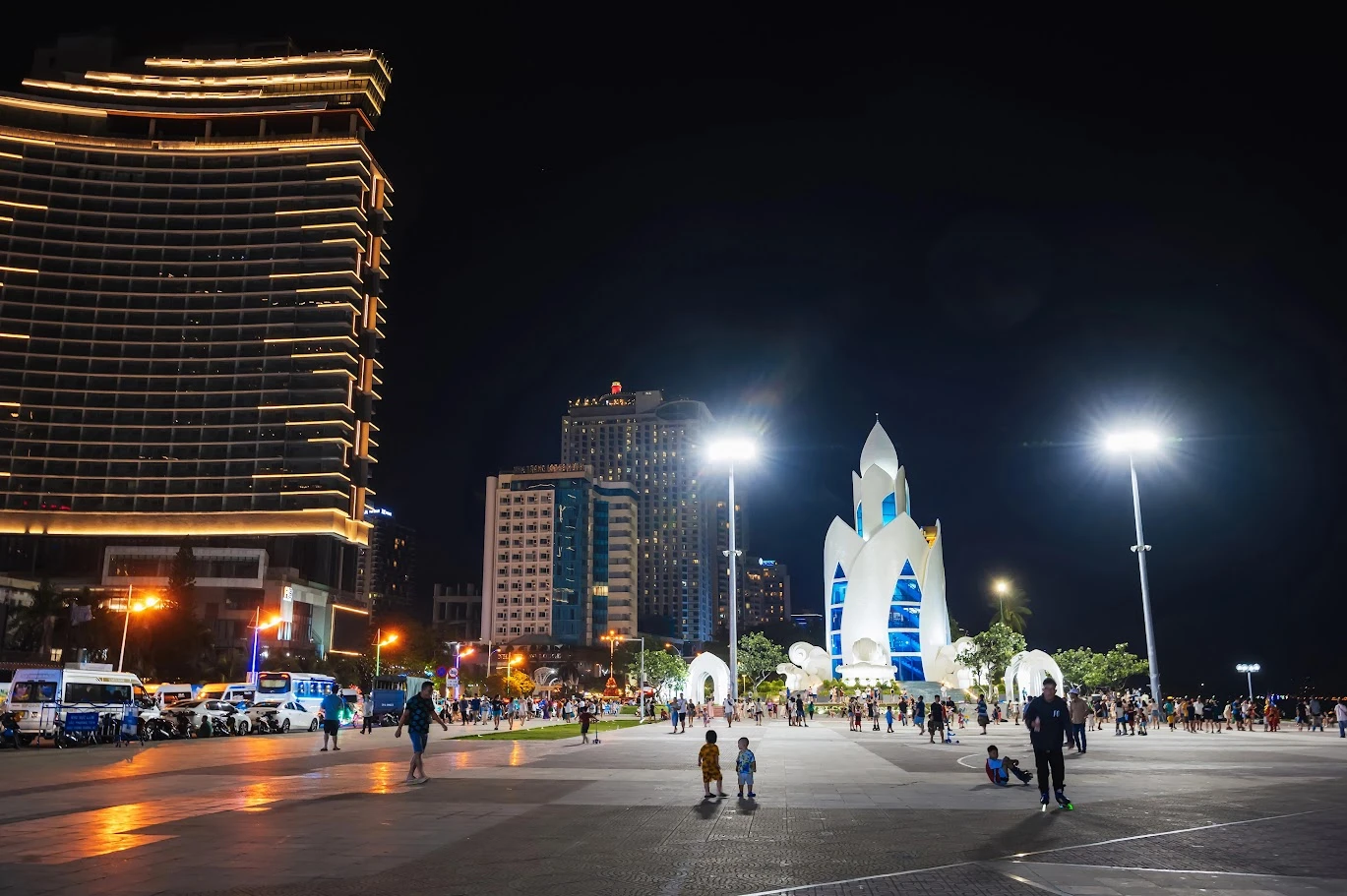 Is Nha Trang Safe? Wigo Tourist Answers 5 Popular Tourist Concerns (2025) 5 What to Do in Nha Trang at Night? | Vietjet Air